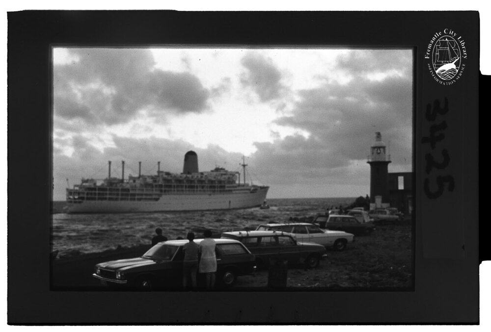 Arcadia leaving Fremantle