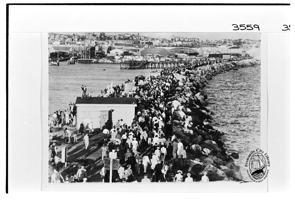 Crowds farewelling the Royal couple
