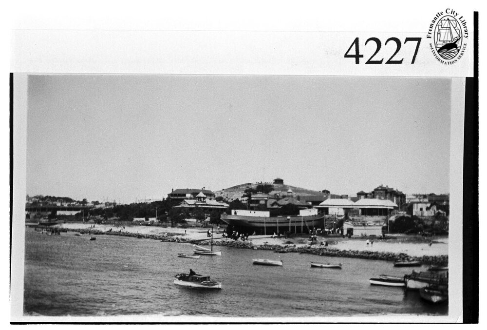 Construction of the lighter, King Bay