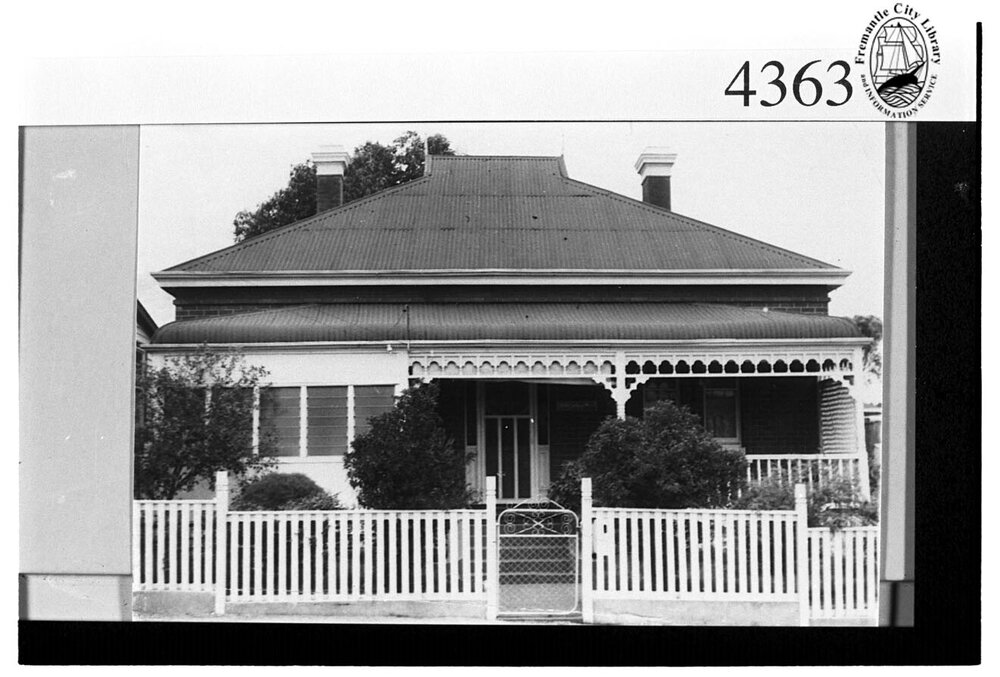 77 Hubble Street