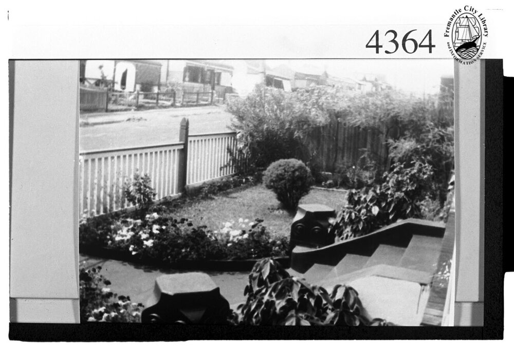 77 Hubble Street