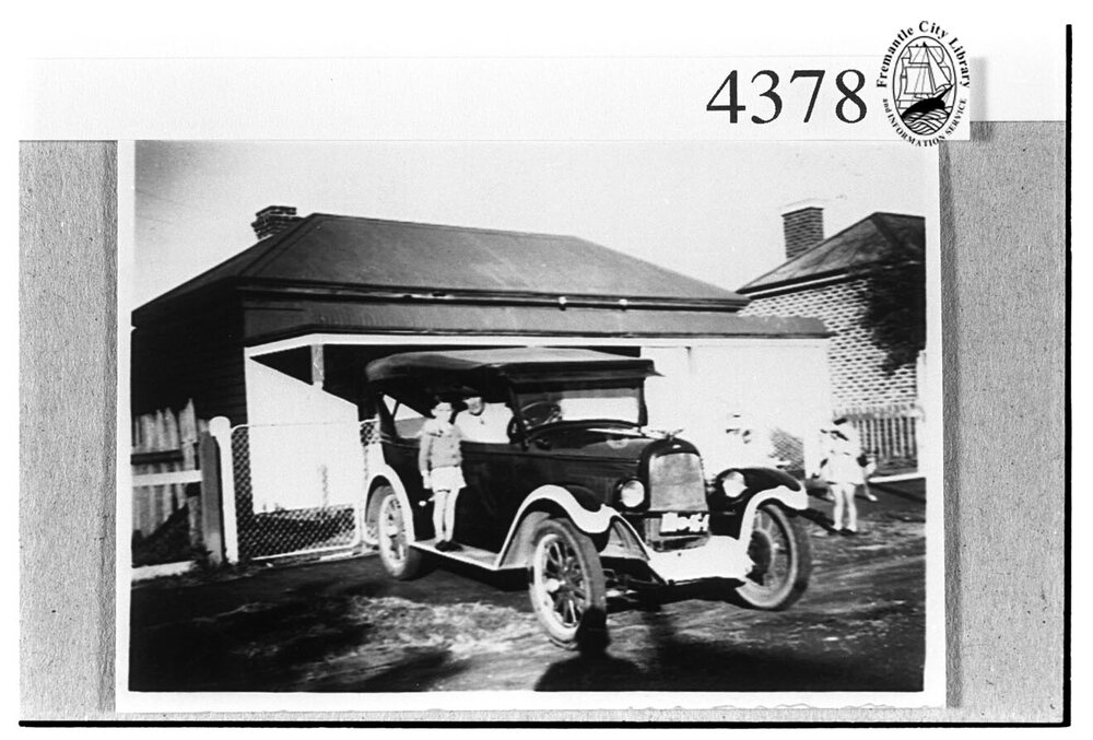 A Whippet car outside 10 Thomas Street
