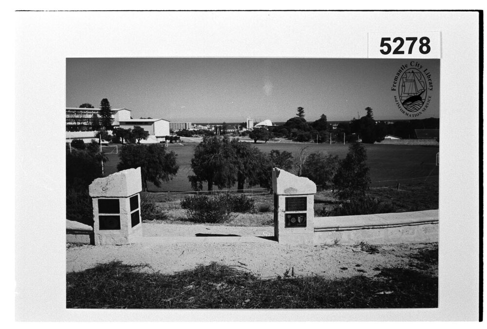 Eastern Gates Lookout, East Street