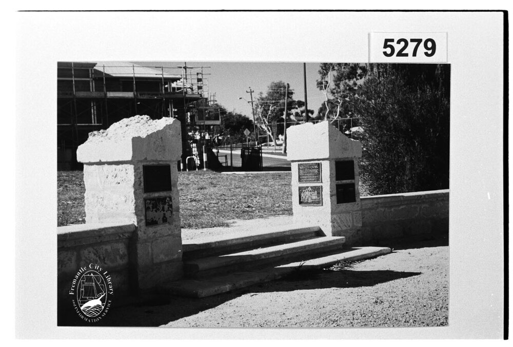 Eastern Gates Lookout, East Street