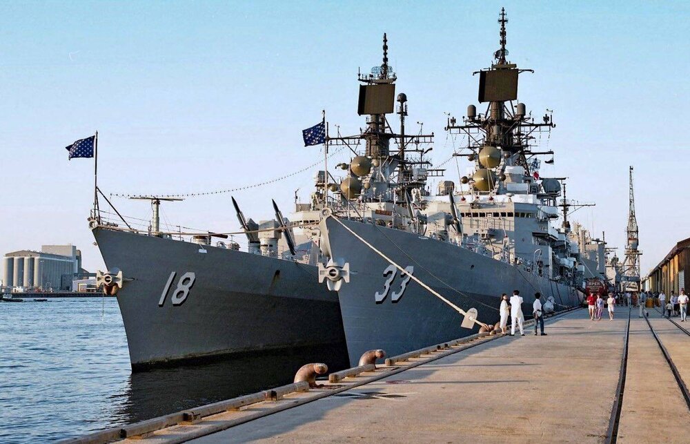 USS Fox &amp; USS Worden