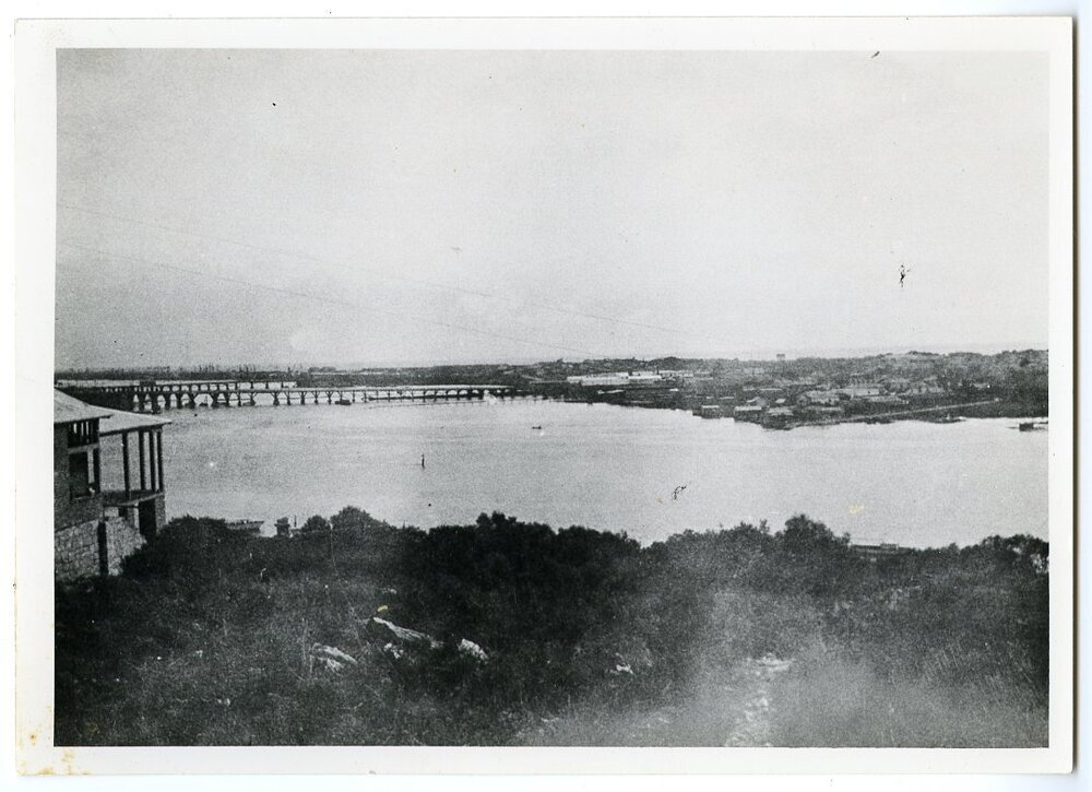 Swan River taken from the end of Bottom Street. Gallop House on left