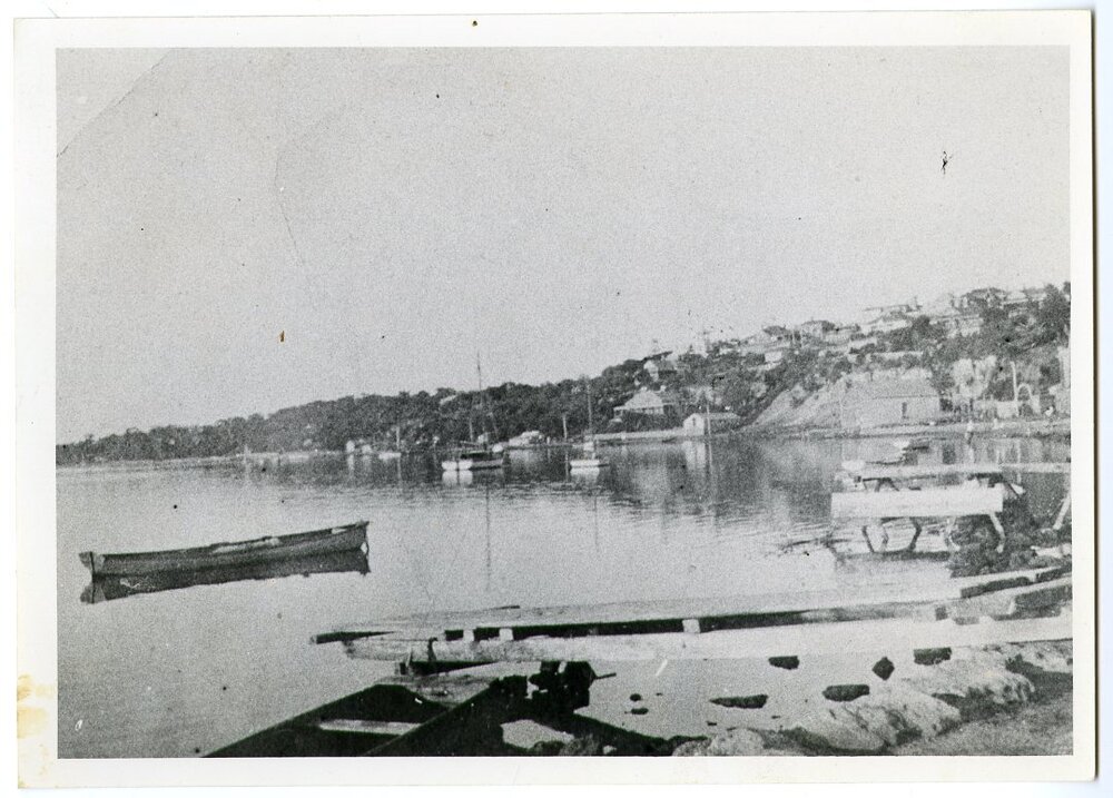 Swan River head current. Left bank