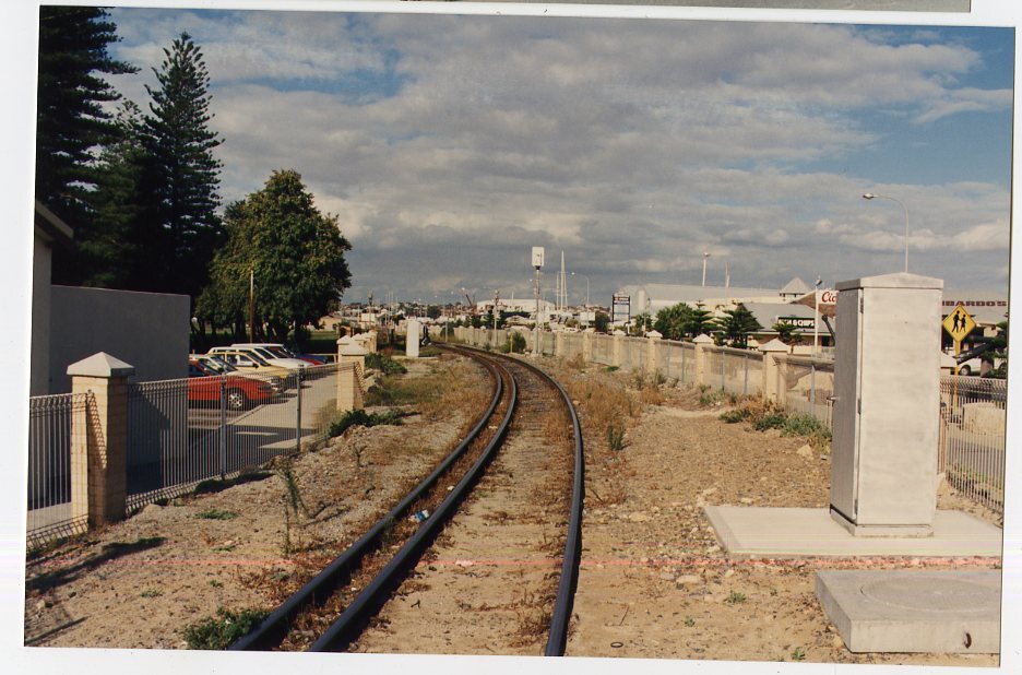 Railway crossing Esplanade Park - 17-05-1991