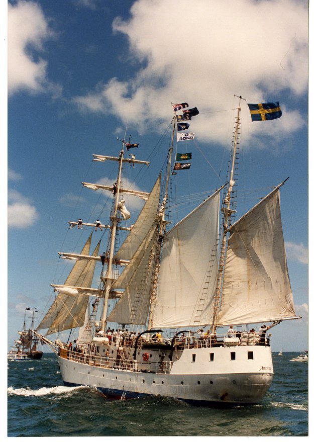 Departure of the re-enactment fleet for the 200th Anniversary of arrival of the First Fleet in 1788.