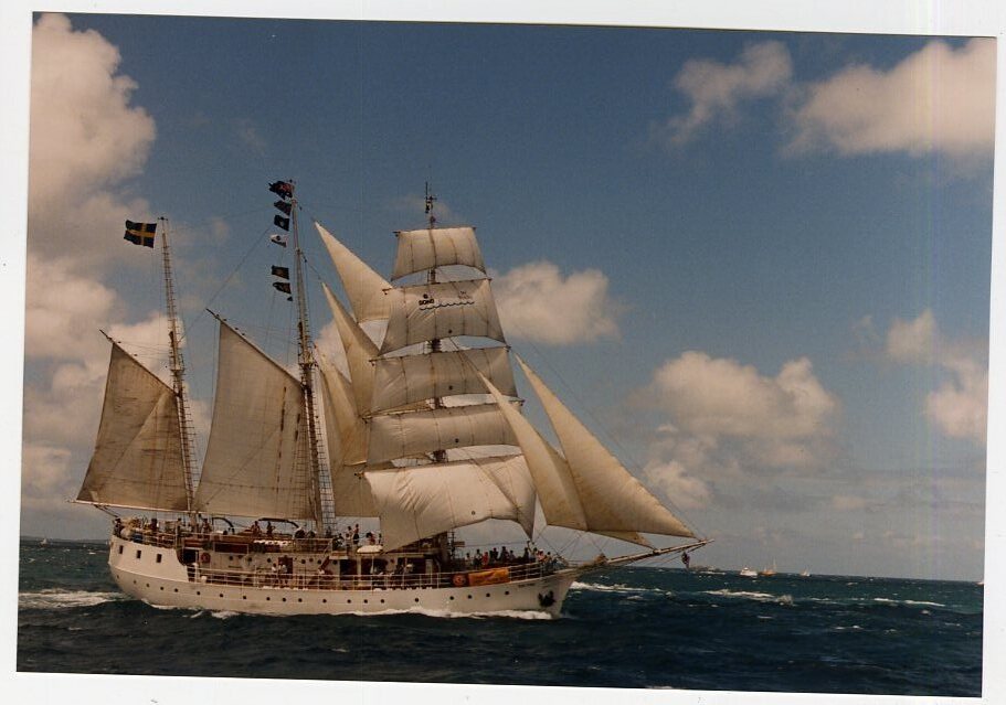 Departure of the re-enactment fleet for the 200th Anniversary of arrival of the First Fleet in 1788.