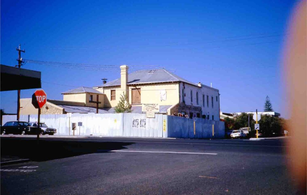 Oddfellows Hotel, October 1985
