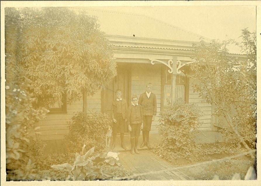 Charles Valentine Saunder (Born South Fremantle 18/09/1898), Clarence Augustine Saunder (Born South Fremantle 7/05/1901), Leonard Saunder (Born Fremantle 19/01/1897). All sons of Charles Henry Saunder (1868-1945). Photo at Echuca Vic. About 1912