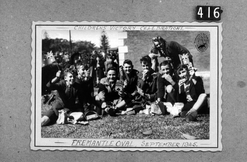Childrens victory celebrations, Fremantle Oval