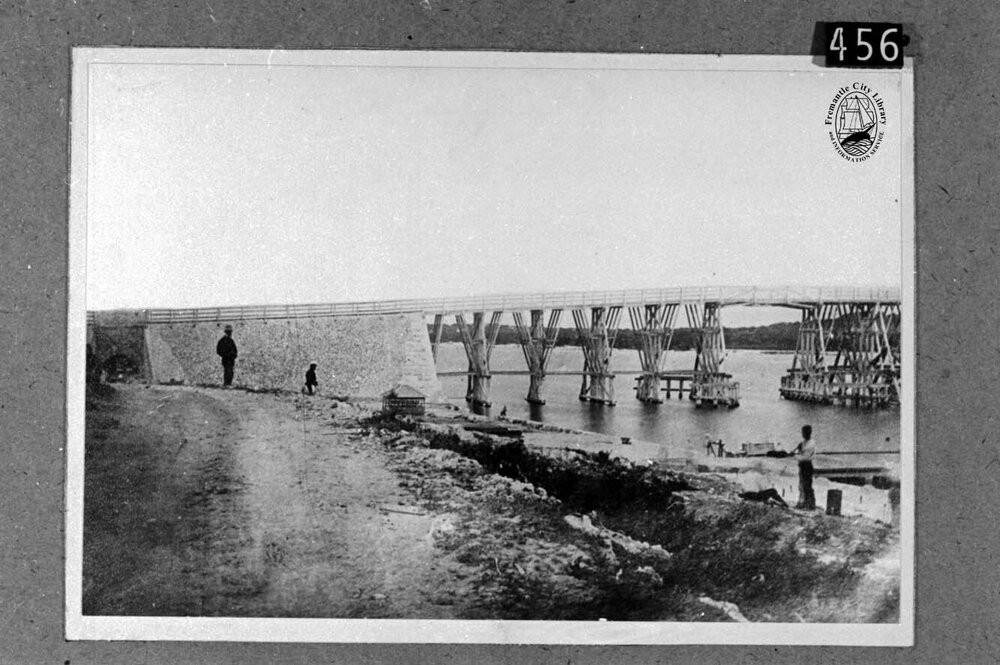 The old Fremantle traffic bridge looking West