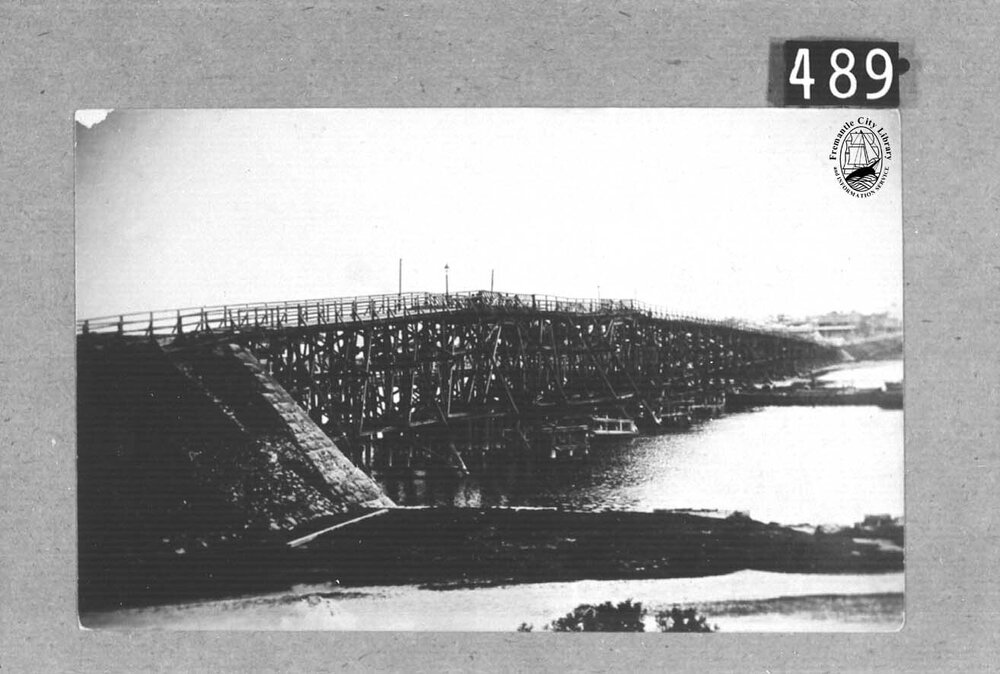 The old Fremantle traffic bridge