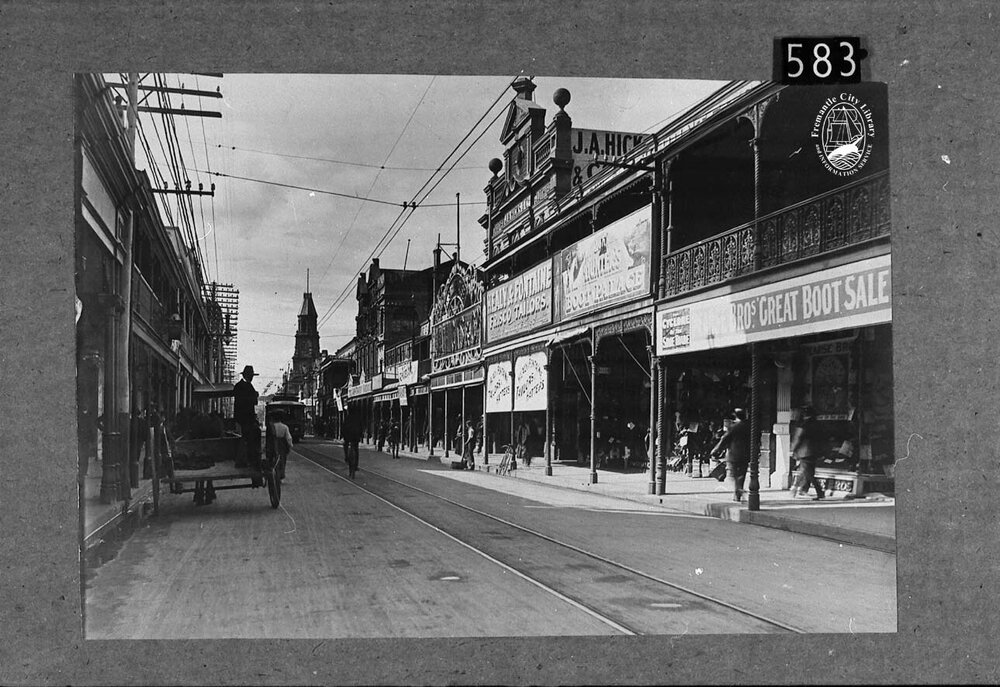 High Street between Market Street and Pakenham Streets