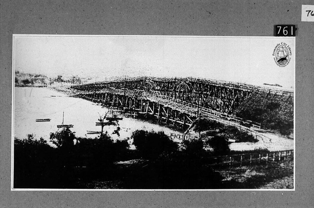 Original bridge (1866) and temporary bridge (1898)