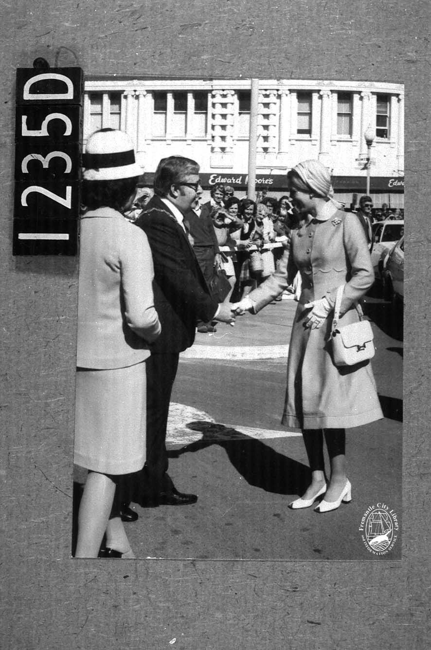Mayor W McKenzie greets Princess Anne
