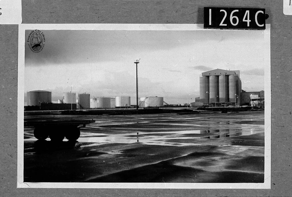 Co-operative Bulk Handling Ltd. and oil storage tanks