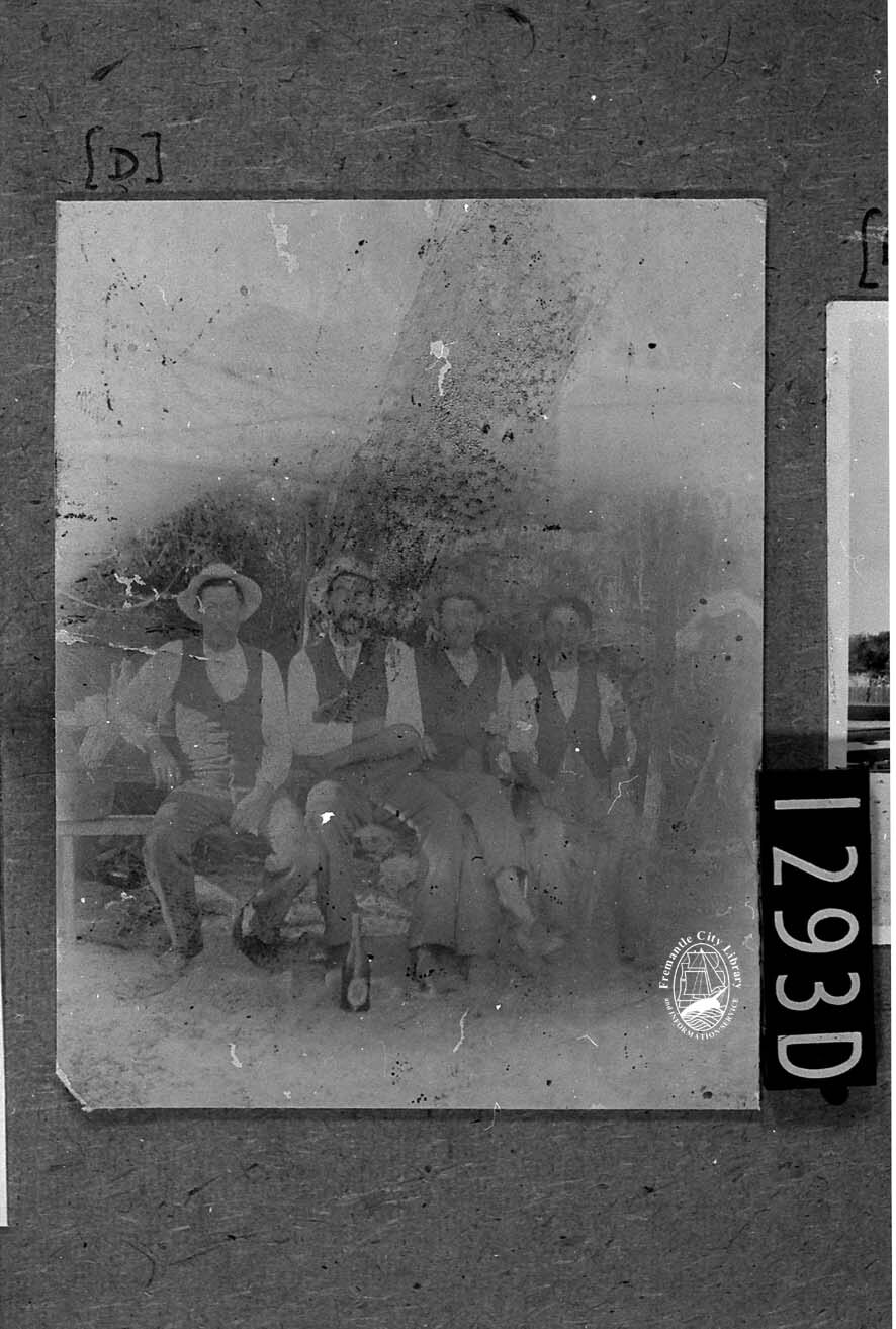 Lugger Raymond's crew