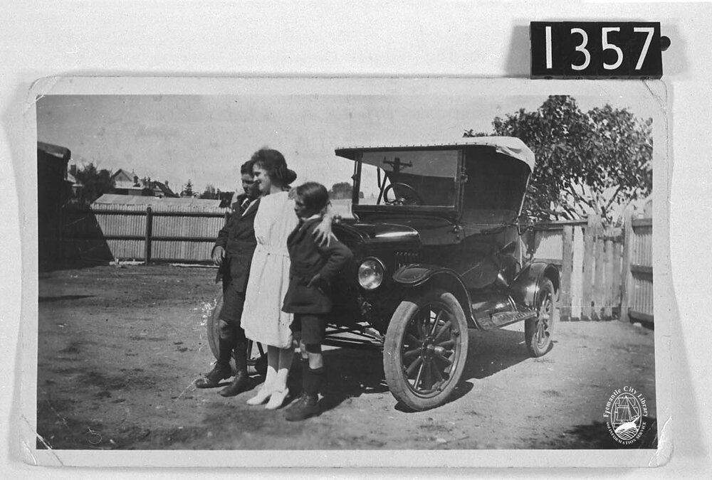 Bill, Molly and Charlie Hickey at the back of Dalkeith House