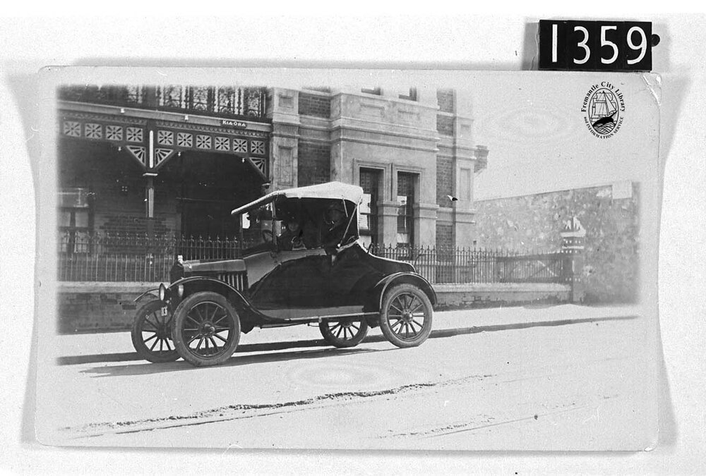Car outside Dalkeith House