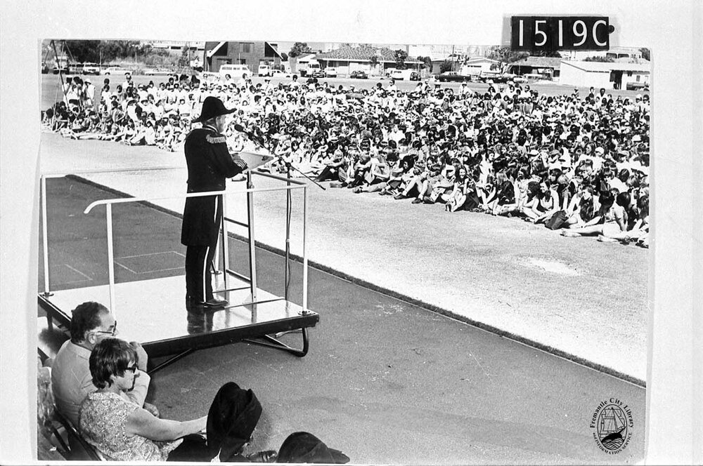 Re-enactment Captain Stirling addressing the crowd