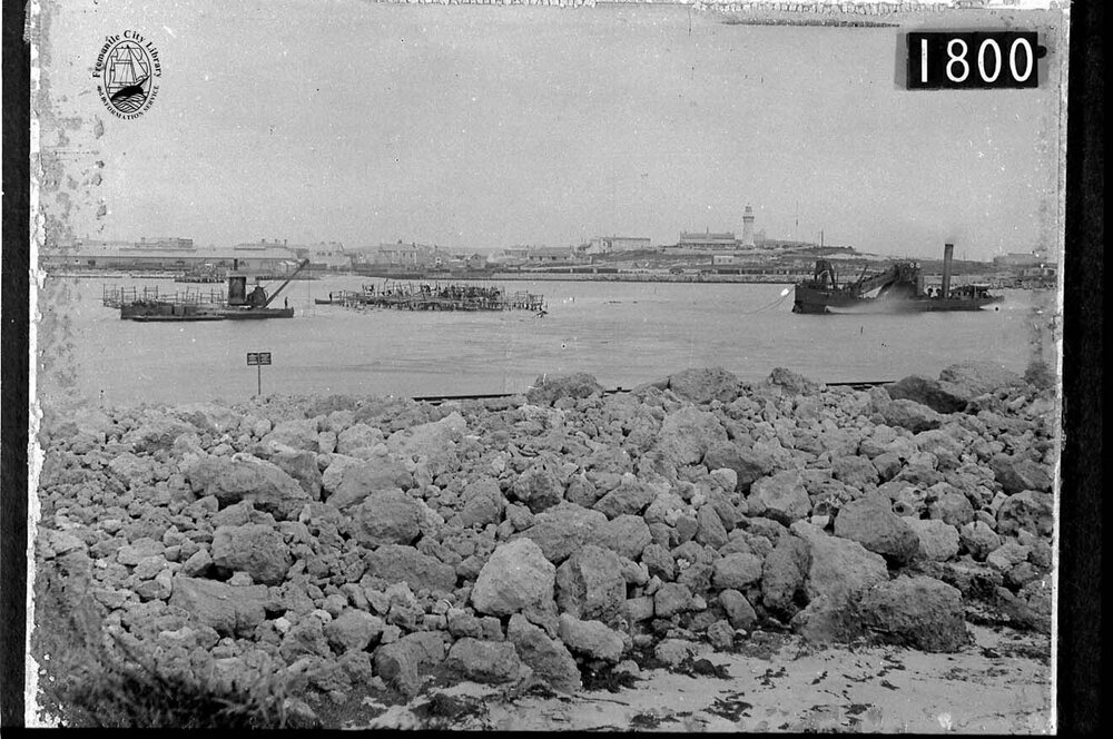 Harbour construction