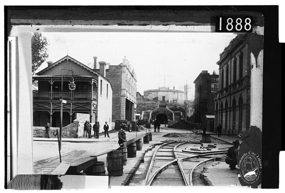 High Street, West End