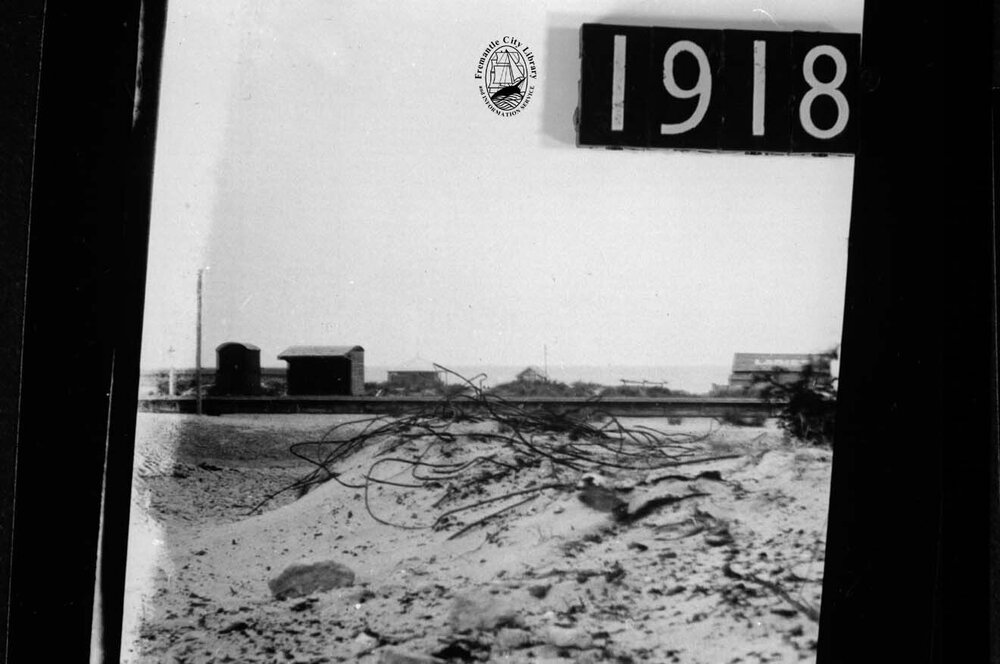 Railway siding, Leighton Beach