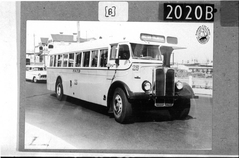 Fremantle Municipal Transport Board bus