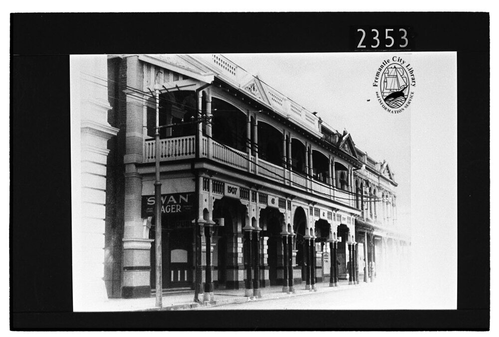 Cleopatra Hotel, High Street