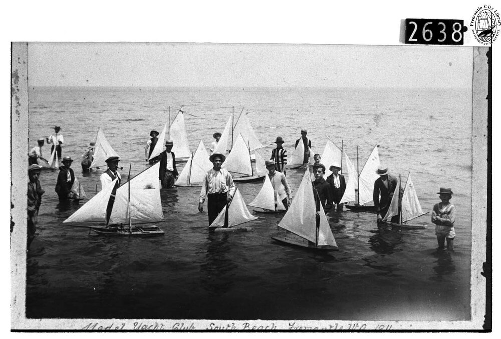 Model yacht club