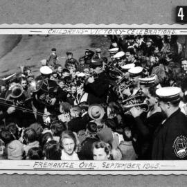 Childrens victory celebrations, Fremantle Oval