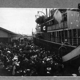 Departure of Young Australia League party for Eastern States tour, aboard the S.S. Kyarra.
