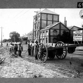 Cable laying outside Port Brewery, Beach Street