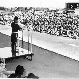 Re-enactment Captain Stirling addressing the crowd