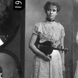 Female violin player