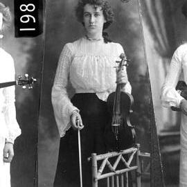 Female violin player