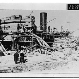 Bagged wheat loading at north wharf