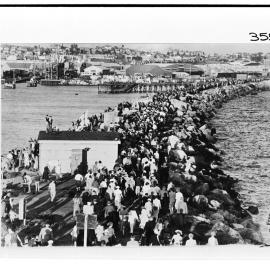 Crowds farewelling the Royal couple