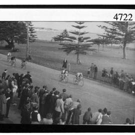 Bicycle racing at Fremantle Esplanade