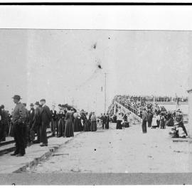 Crowd at the Harbour
