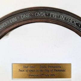 Friendship City - Croatian gift - “House of a Happy Man” inscription