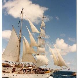 Departure of the re-enactment fleet for the 200th Anniversary of arrival of the First Fleet in 1788.