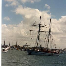 Departure of the re-enactment fleet for the 200th Anniversary of arrival of the First Fleet in 1788.