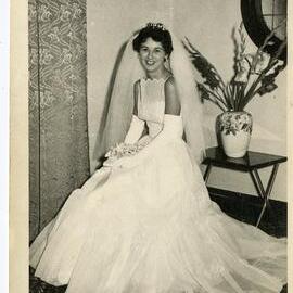 Bride portrait seated -  Lynda Edwards (nee Draper?)