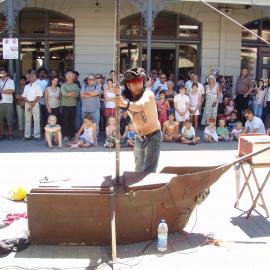 Matty Blade, street performer, outside the Sail and Anchor Hotel