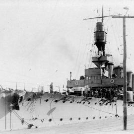 HMAS Brisbane at Fremantle .